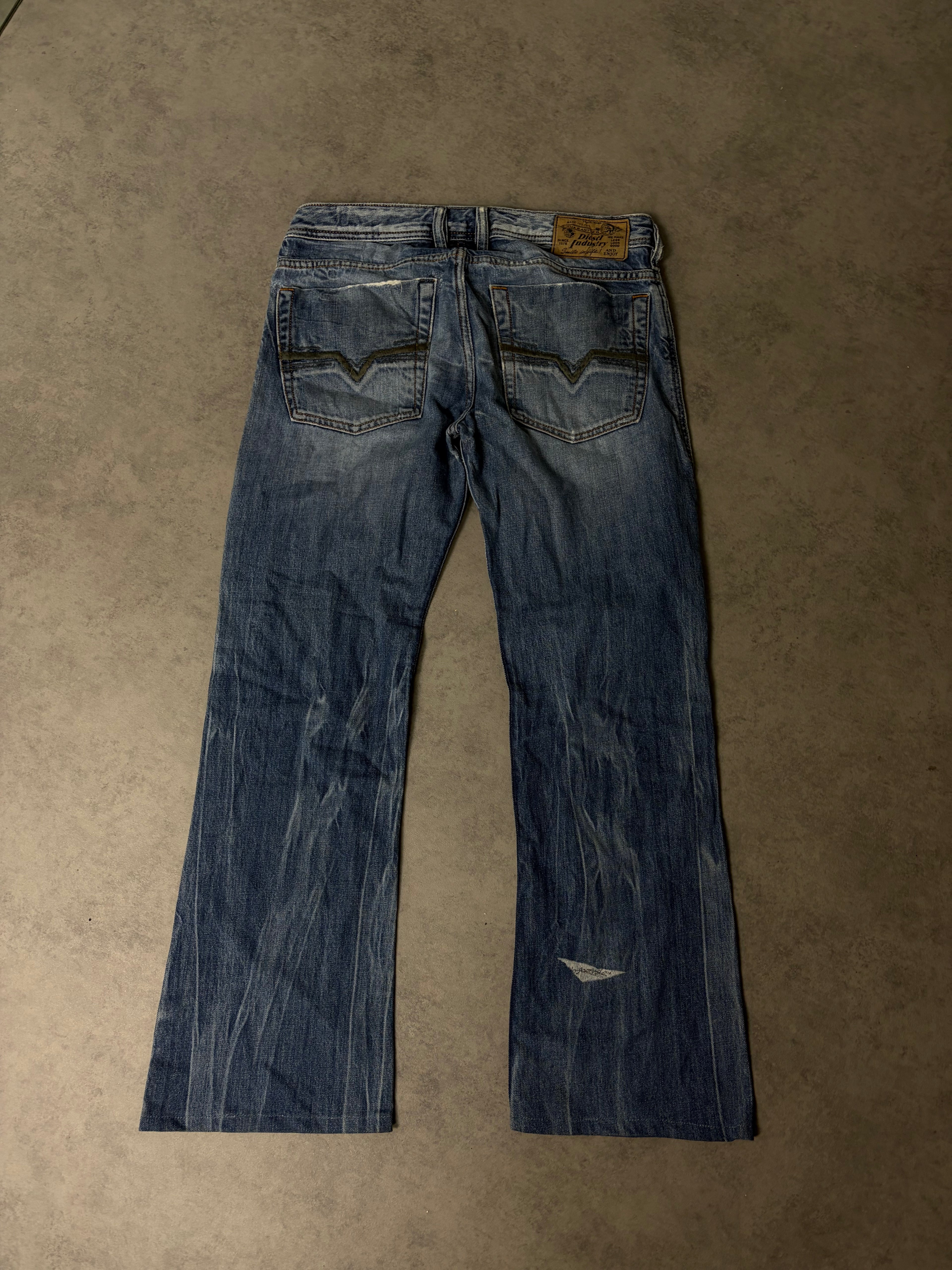 DIESEL BOOTCUT JEANS (S)