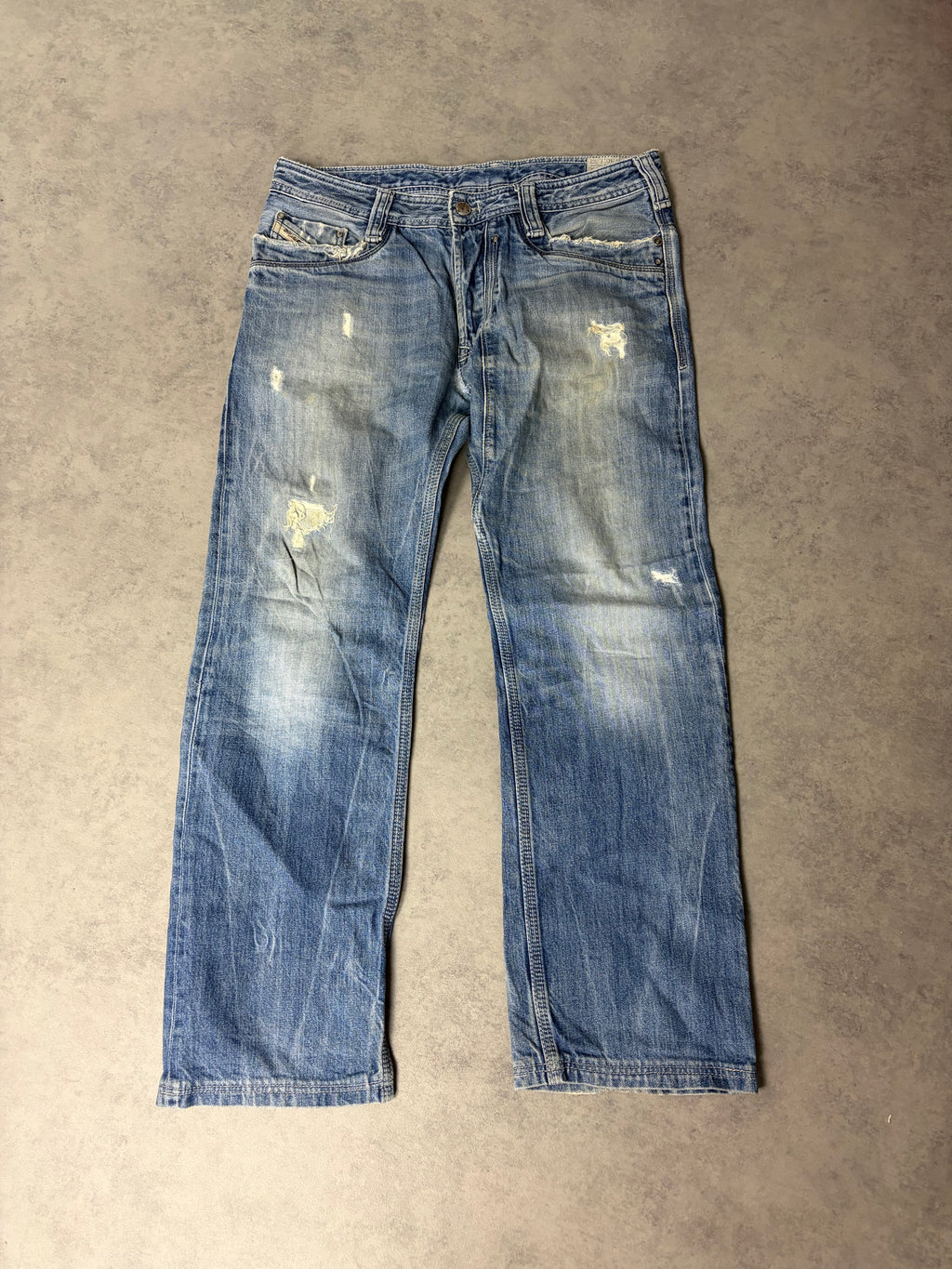 DIESEL STRAIGHT JEANS (S)