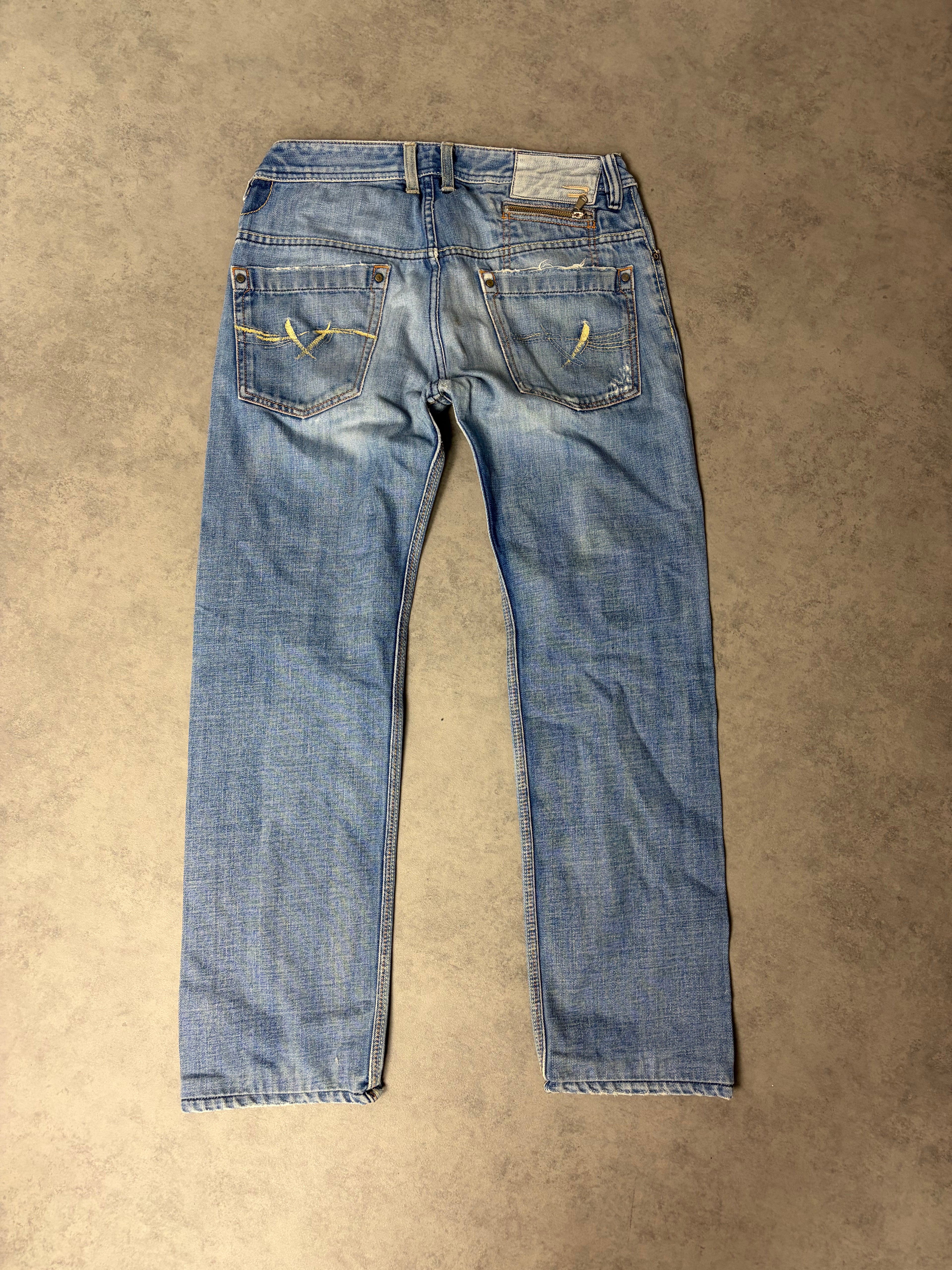 DIESEL STRAIGHT JEANS (M)