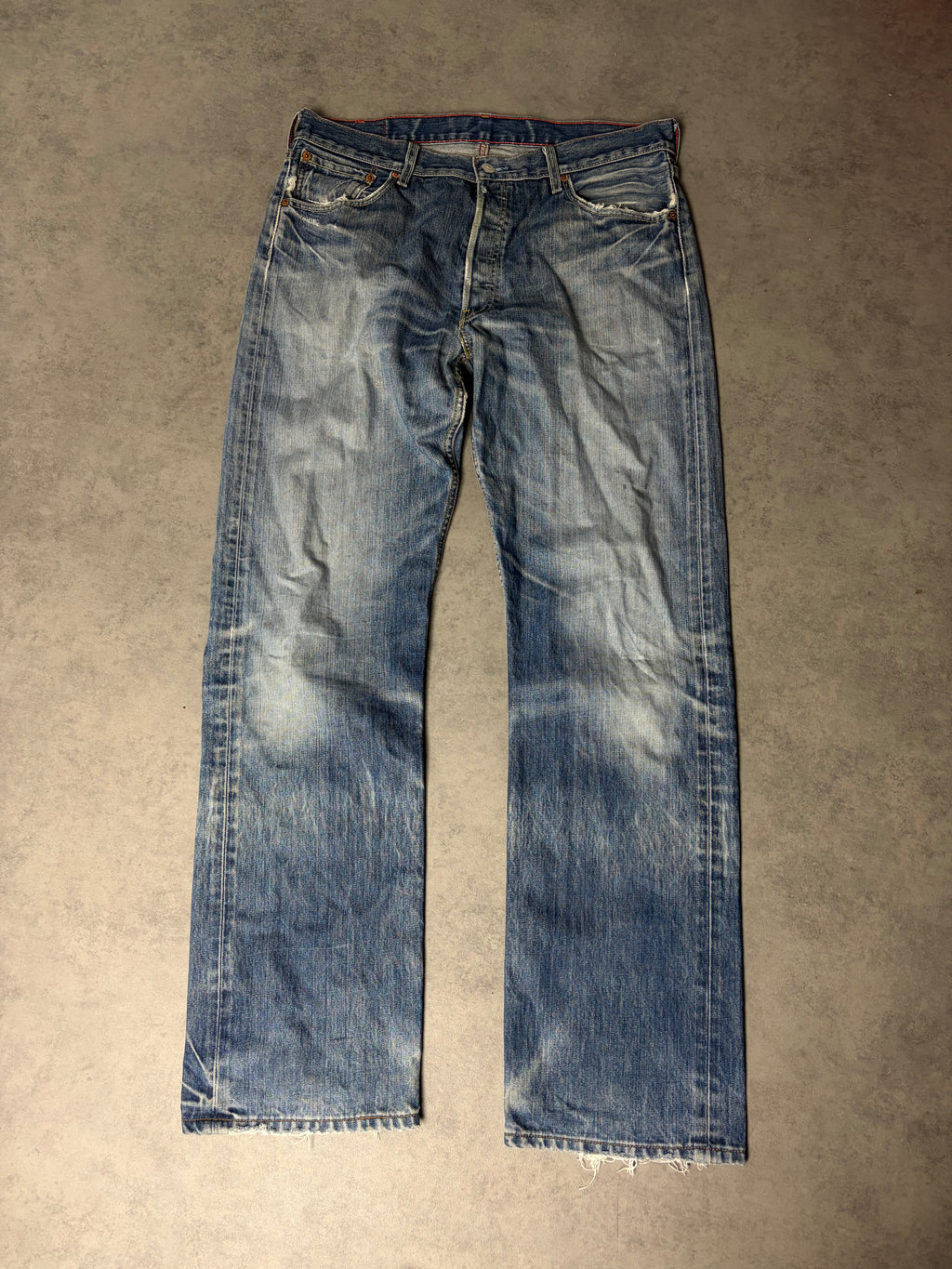 LEVIS STRAIGHT JEANS (L)