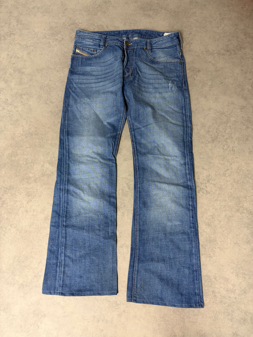 DIESEL BOOTCUT JEANS (M)