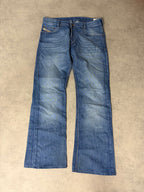 DIESEL BOOTCUT JEANS (M)