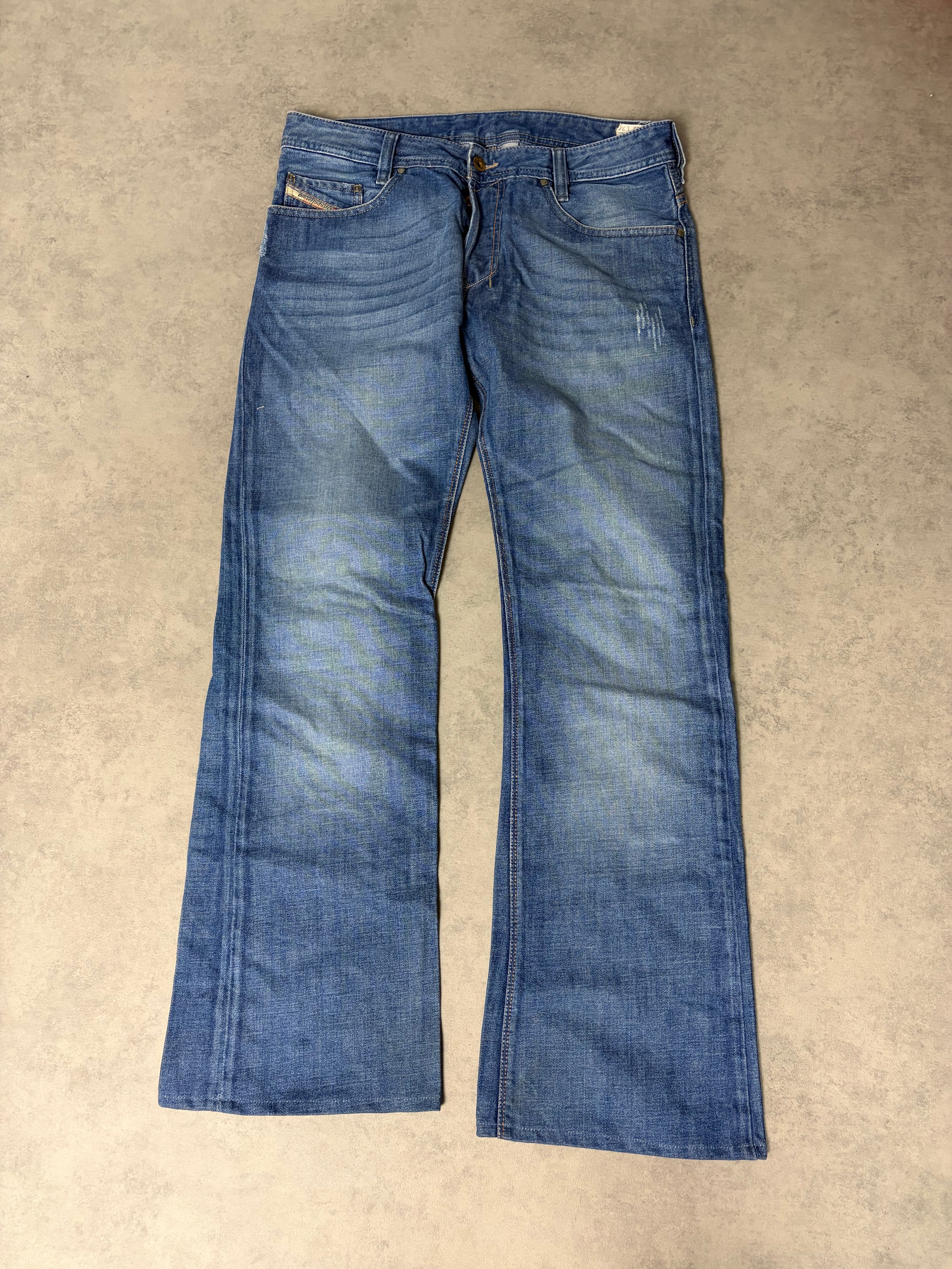 DIESEL BOOTCUT JEANS (M)