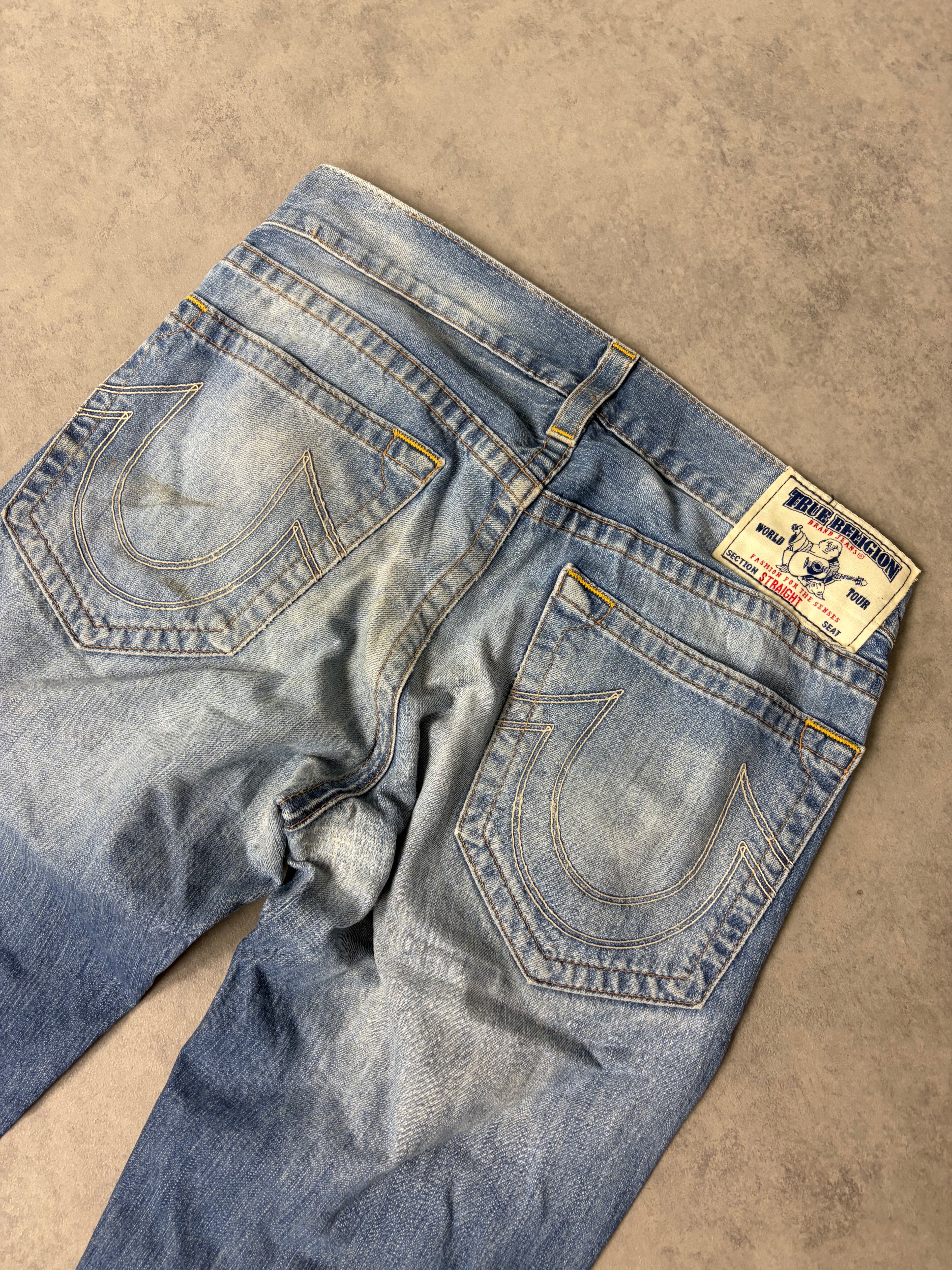 TRUE RELIGION BOOTCUT JEANS (M)