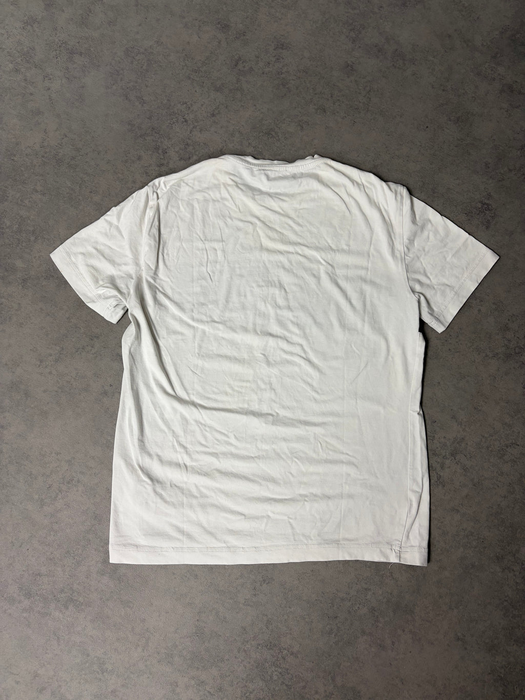 ARMANI T- SHIRT (M)
