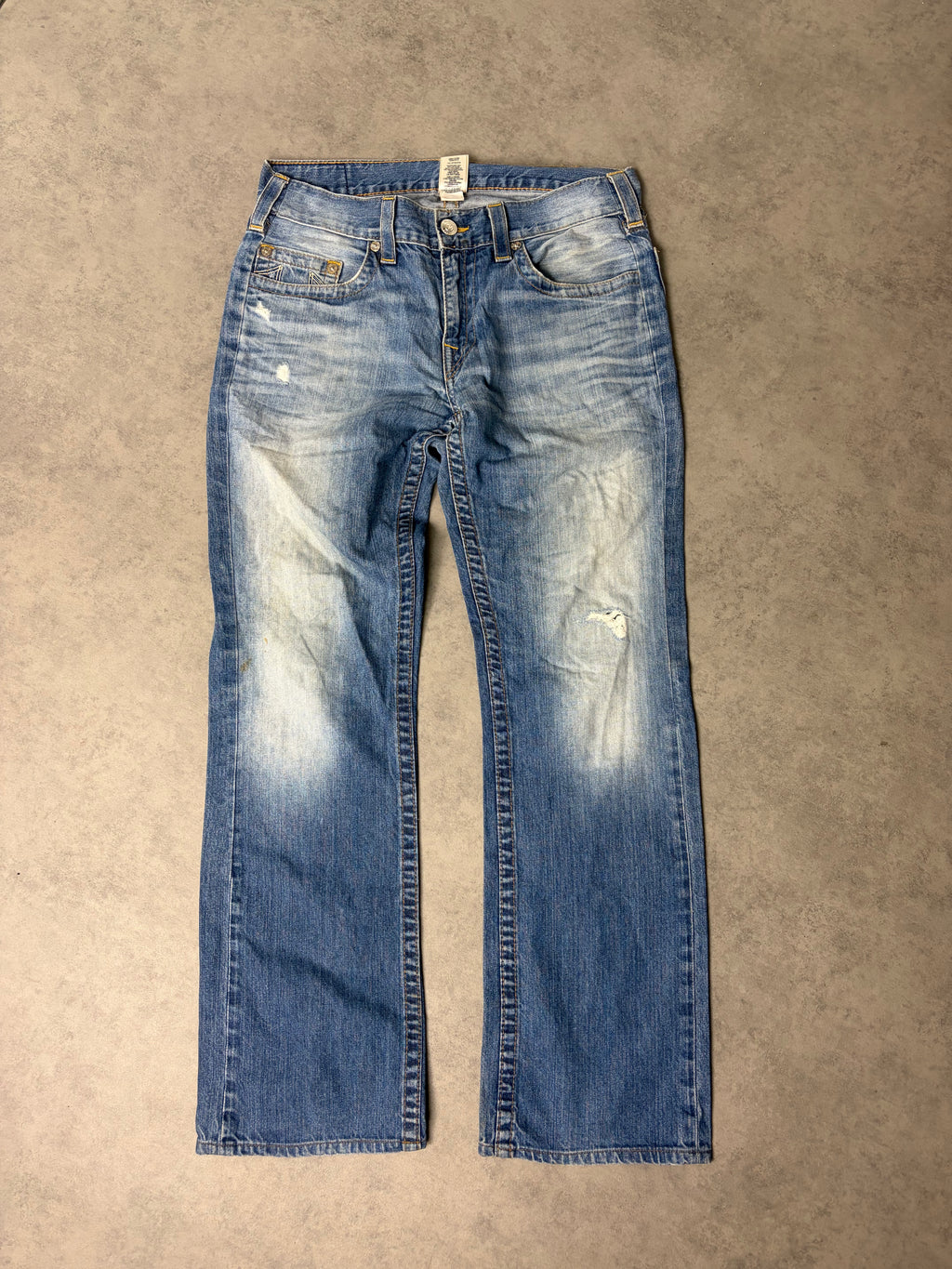 TRUE RELIGION BOOTCUT JEANS (M)