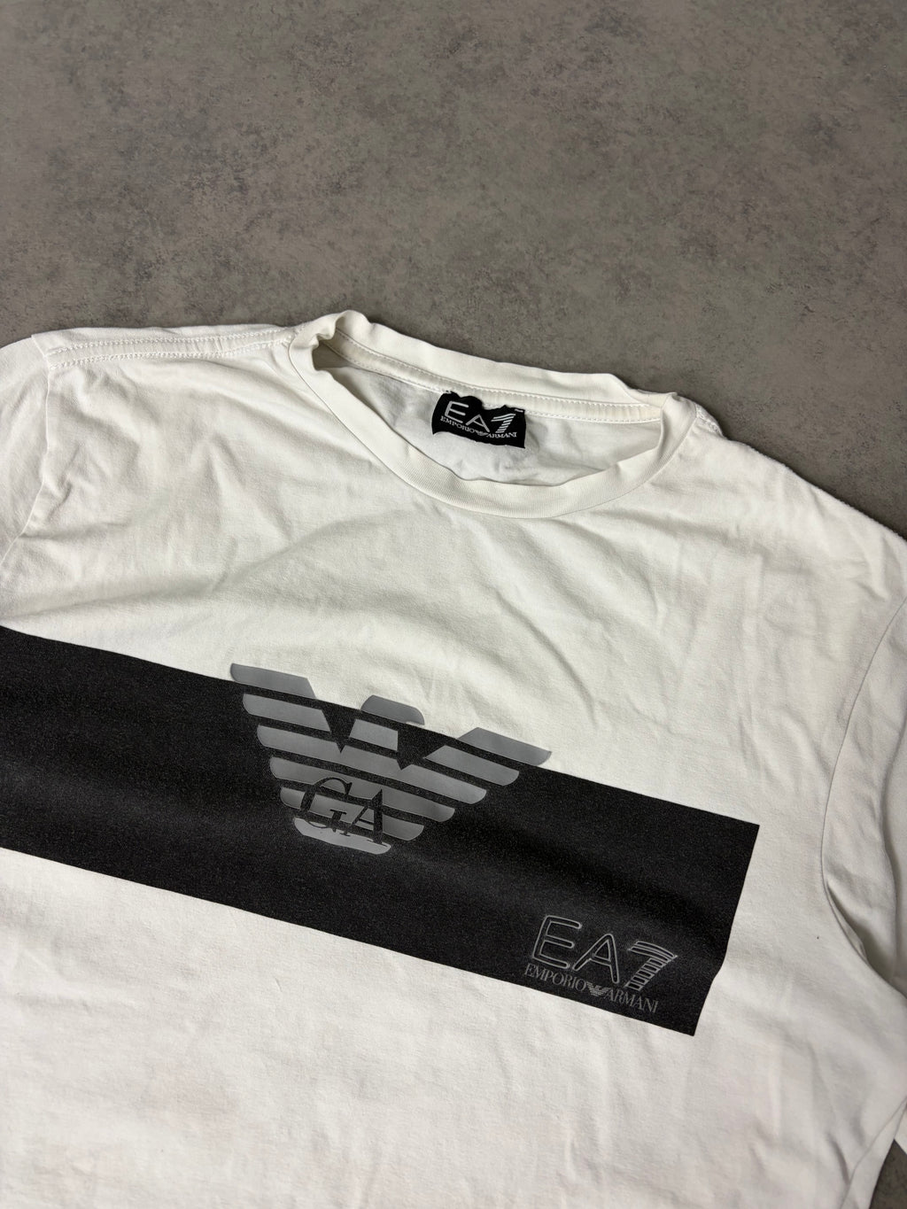 ARMANI T- SHIRT (S)