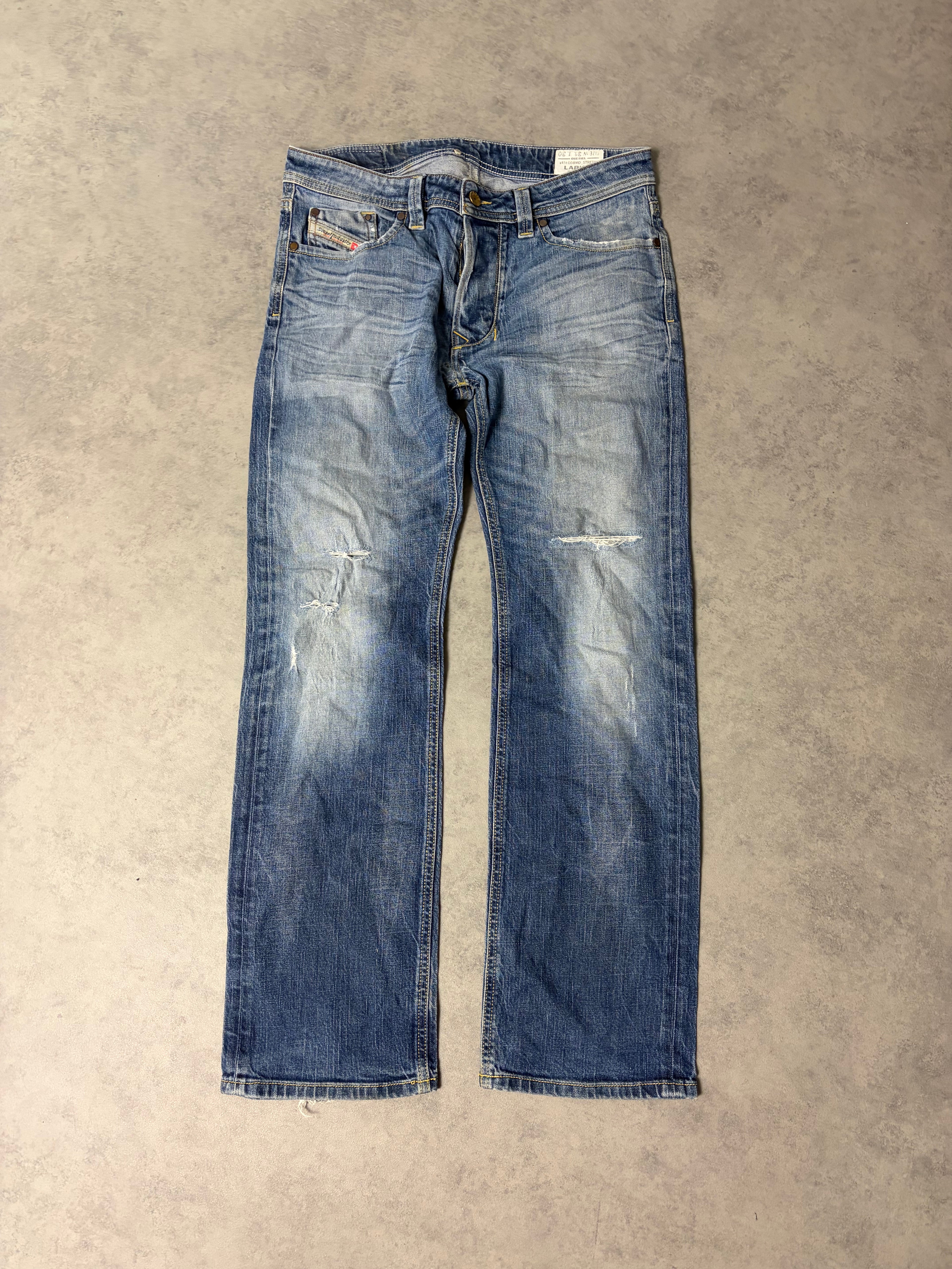 DIESEL STRAIGHT JEANS (M)