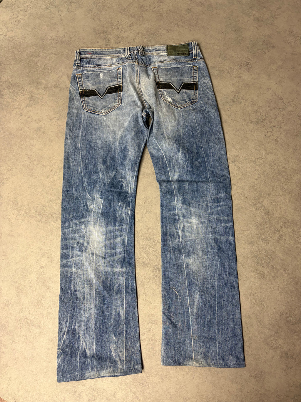 DIESEL BOOTCUT JEANS (S)