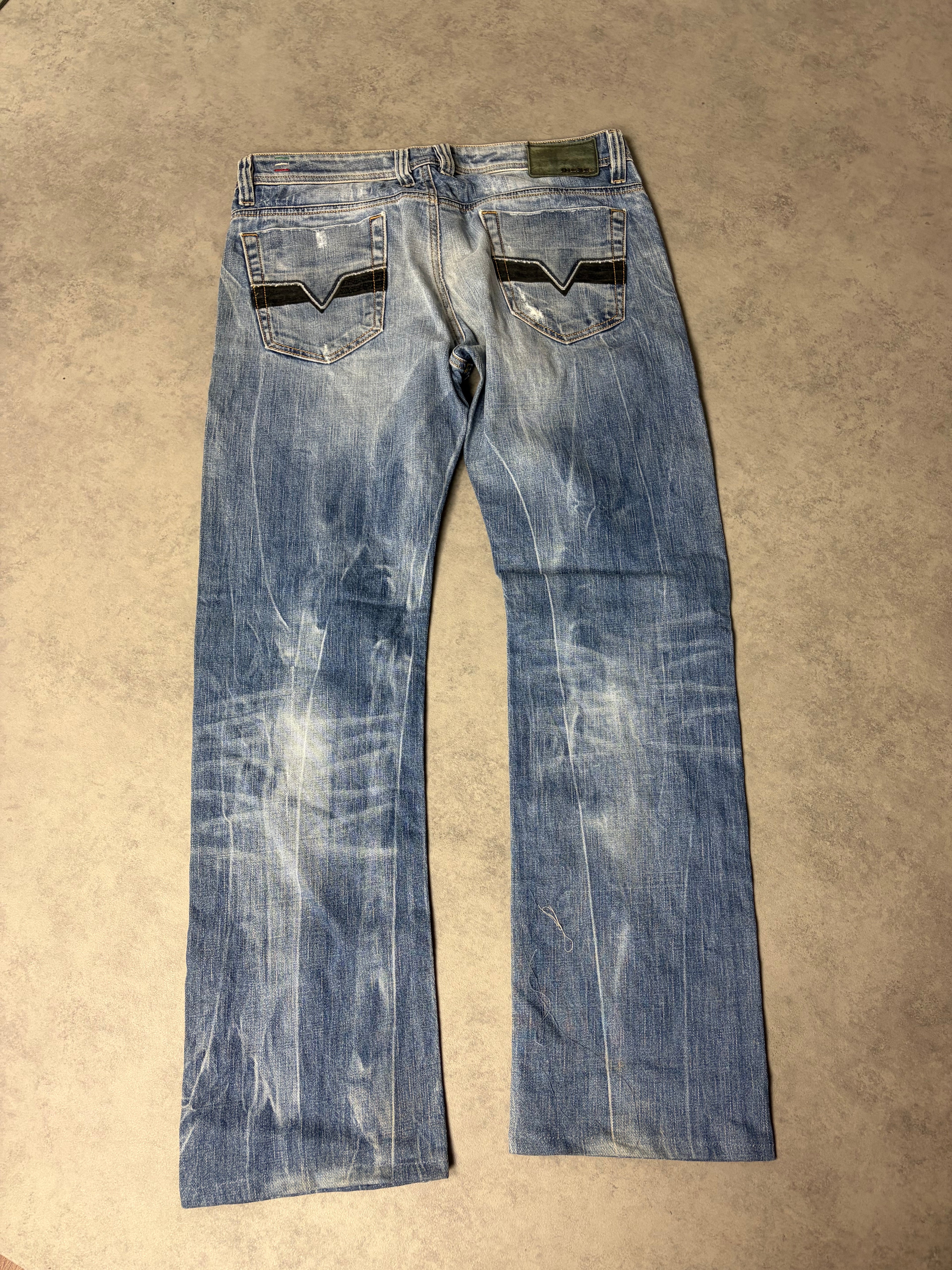 DIESEL BOOTCUT JEANS (S)