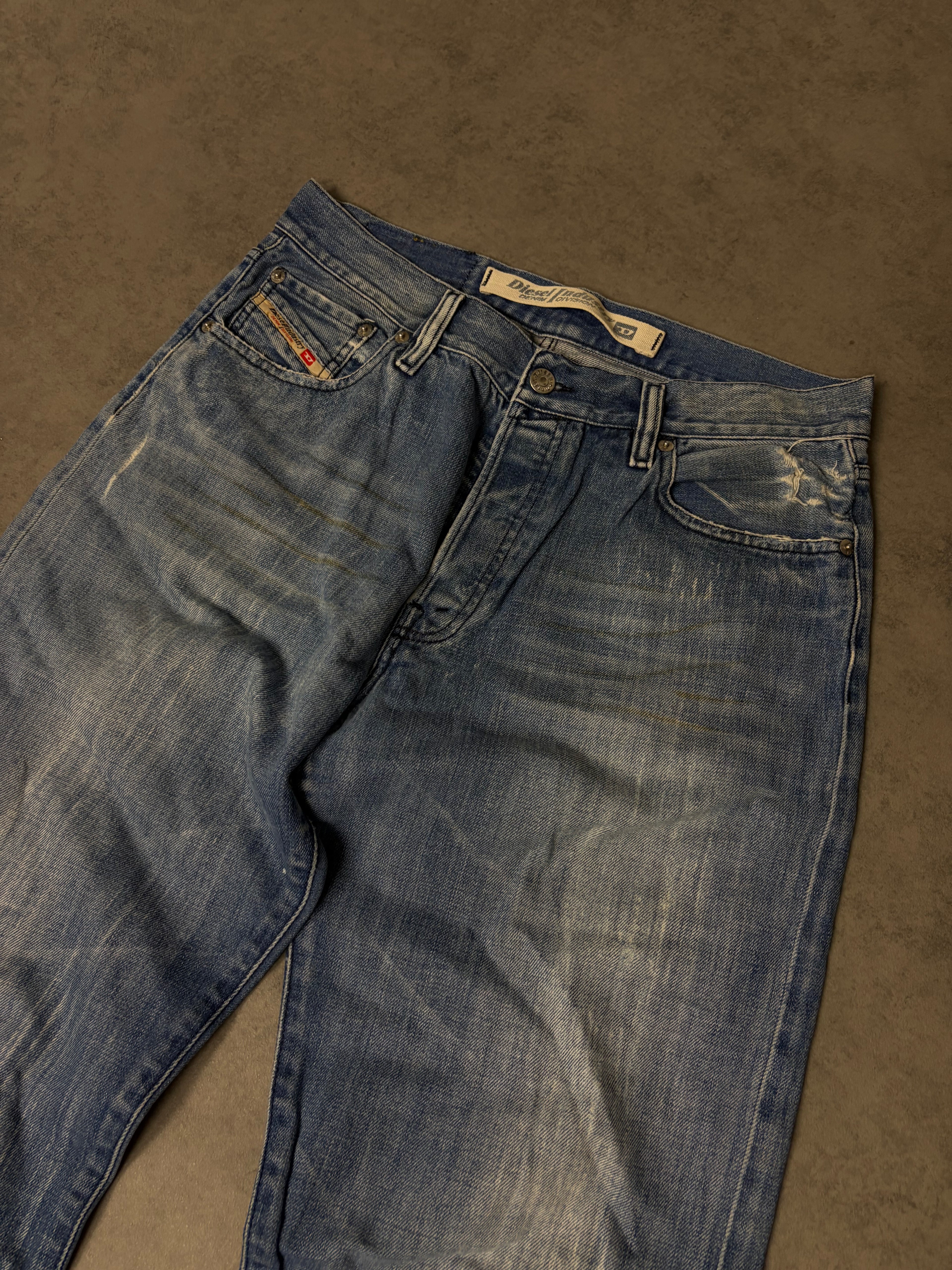 DIESEL BAGGY JEANS (M)