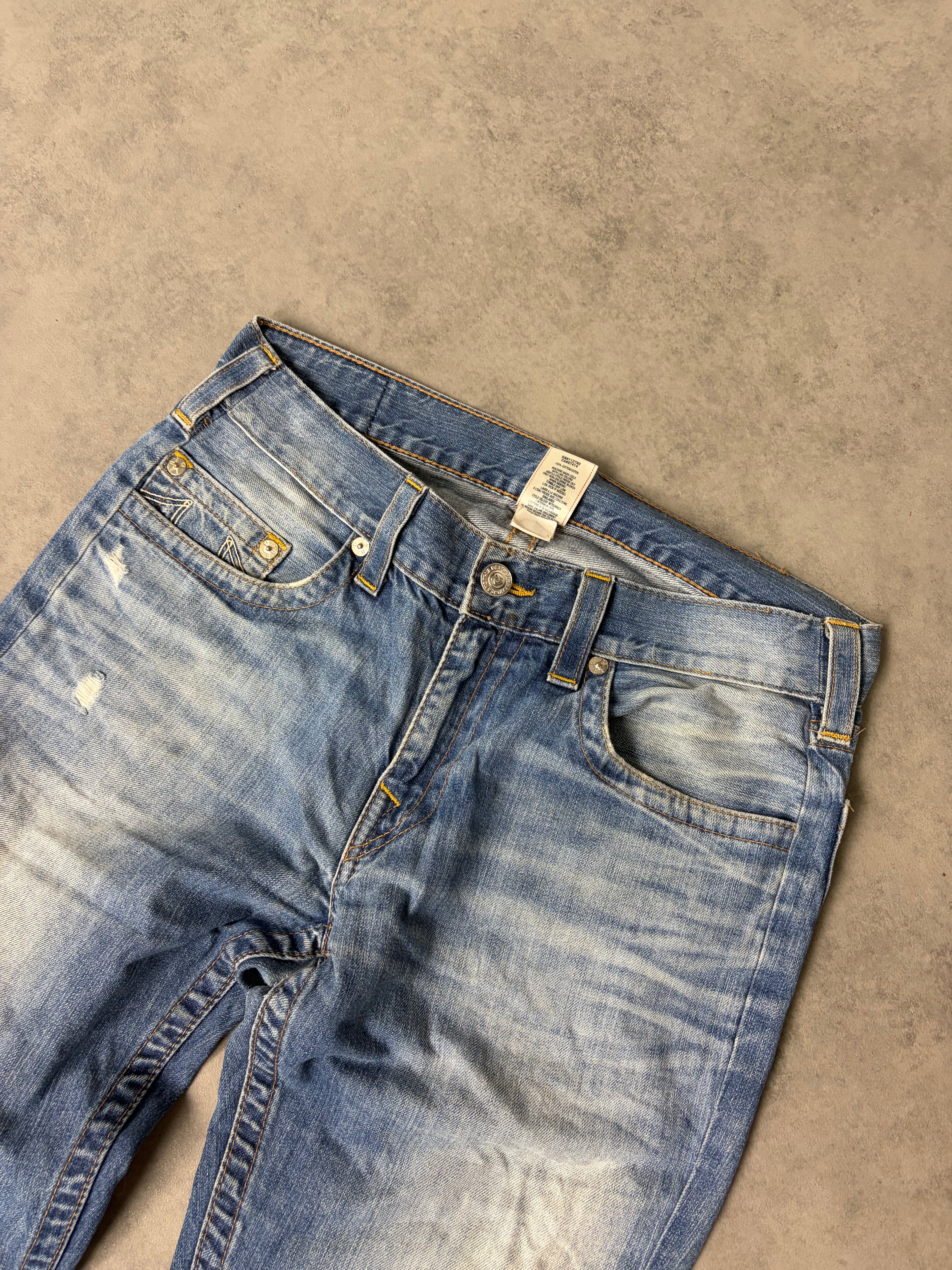 TRUE RELIGION BOOTCUT JEANS (M)